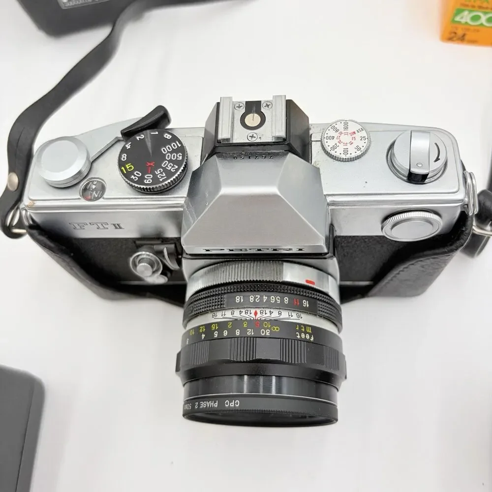 Petri FT II 35mm SLR Camera Kit CANON FD Lens 55mm f/1.8 Flash Case Key
